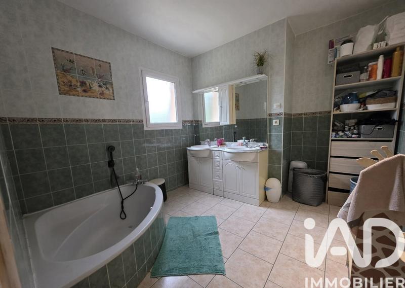 Maison - 219 m² - 6 pièces