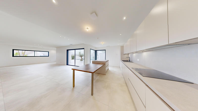 Maison - 201 m² - 5 pièces