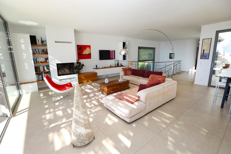 Villa - 300 m² - 9 pièces