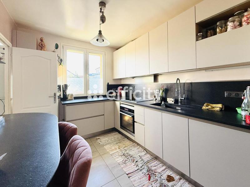 Maison - 180 m² - 6 pièces