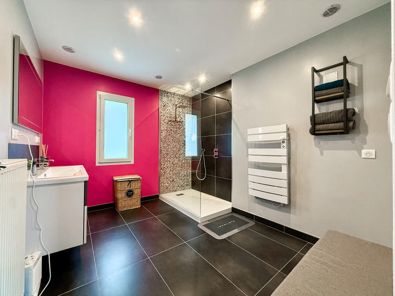 Maison - 186 m² - 7 pièces