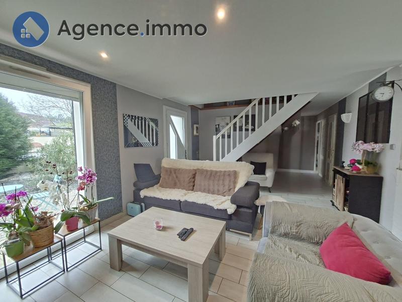 Maison traditionnelle - 135 m² - 6 pièces