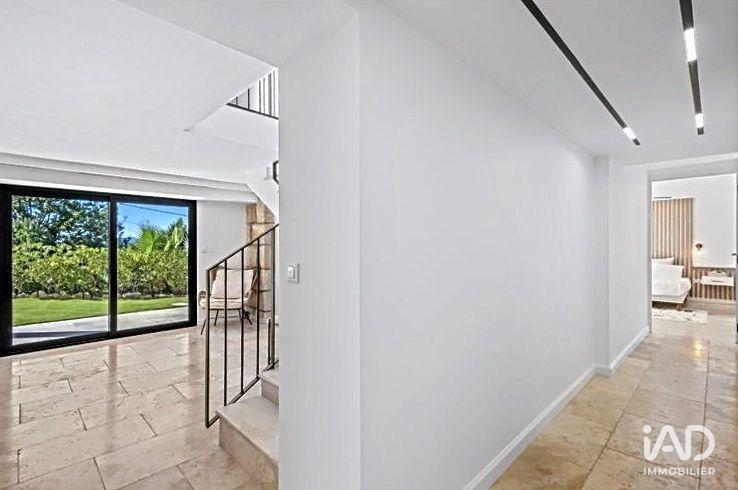 Maison - 222 m² - 5 pièces