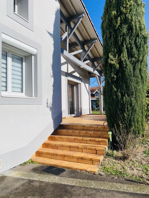 Maison - 241 m² - 8 pièces