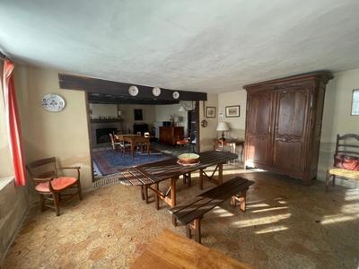 Maison - 232 m² - 10 pièces