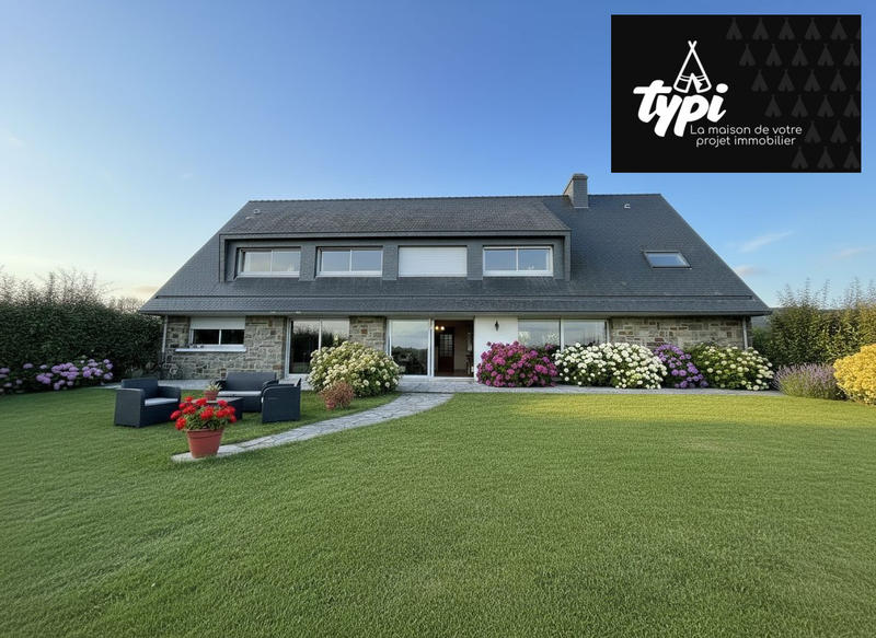 Maison - 220 m² - 10 pièces