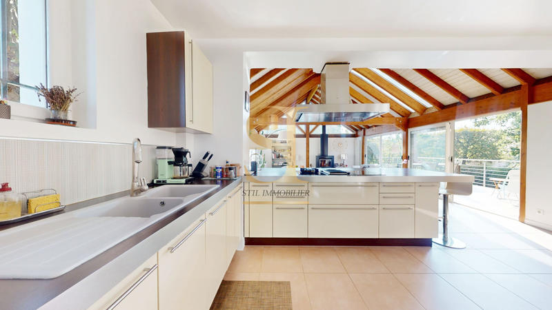 Maison - 168 m² - 7 pièces