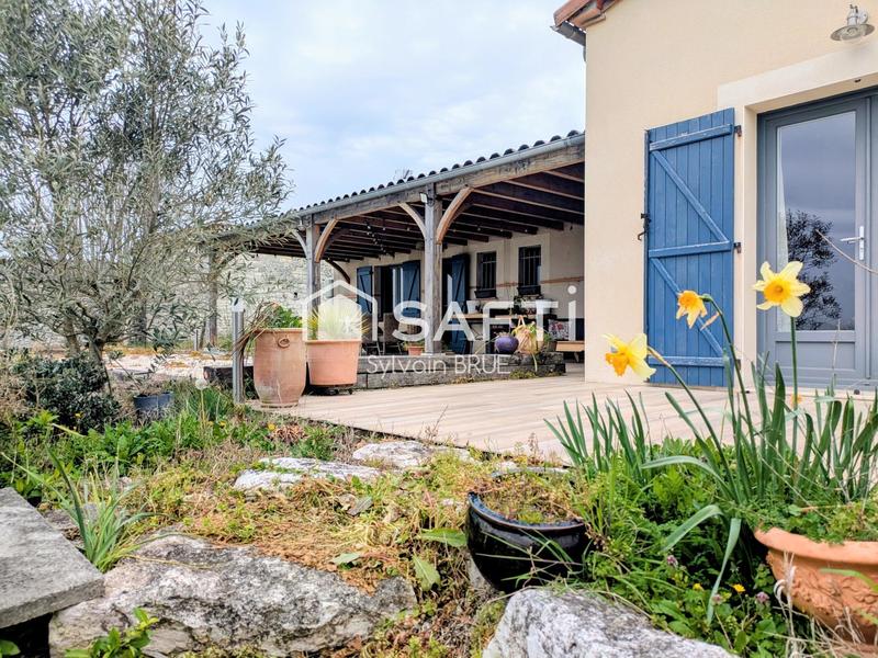 Maison - 140 m² - 5 pièces