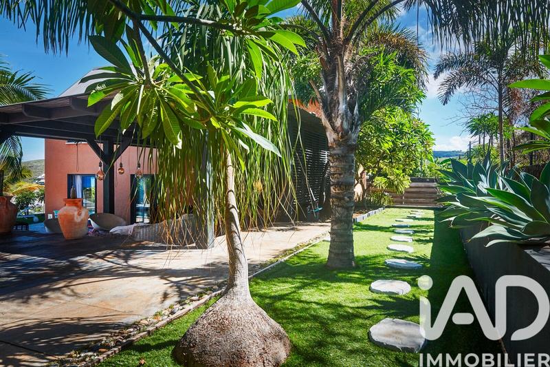 Maison - 205 m² - 5 pièces