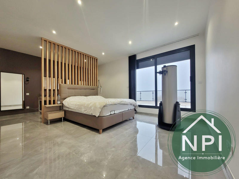 Maison contemporaine - 248 m² - 7 pièces