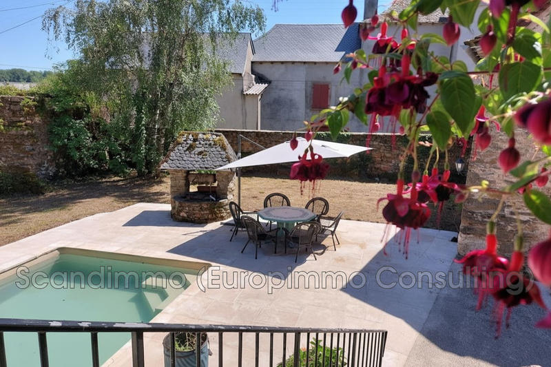 Maison - 212 m² - 8 pièces