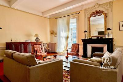 Maison - 380 m² - 10 pièces