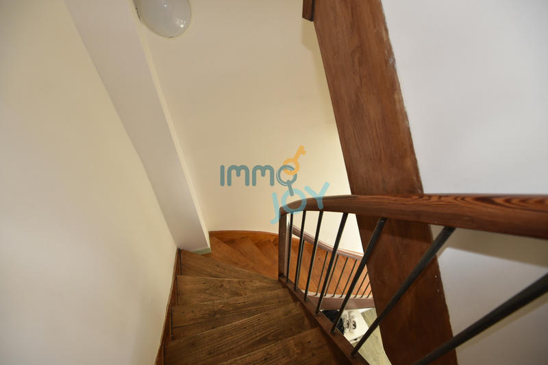 Maison - 212 m² - 8 pièces