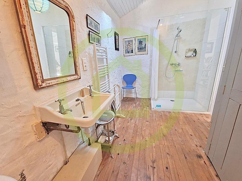 Maison - 281 m² - 11 pièces