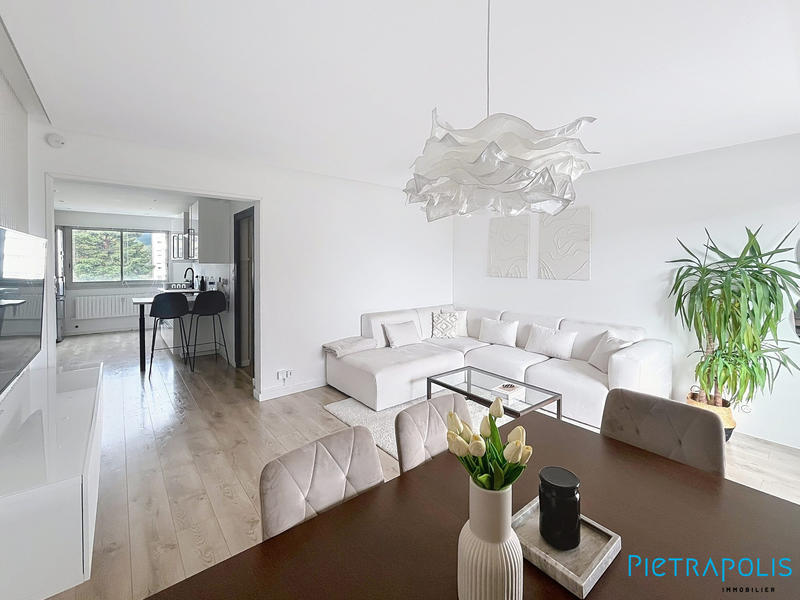 Appartement - 79 m² - 3 pièces