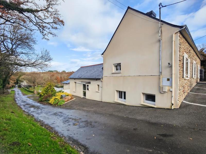 Maison en pierre - 222 m² - 7 pièces