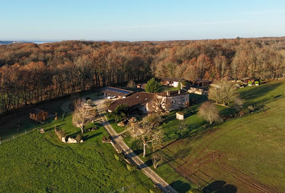 Maison - 198 m² - 8 pièces