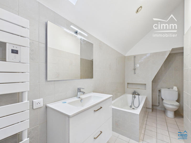 Appartement - 82 m² - 3 pièces