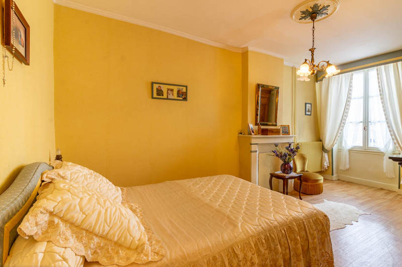 Maison - 181 m² - 7 pièces