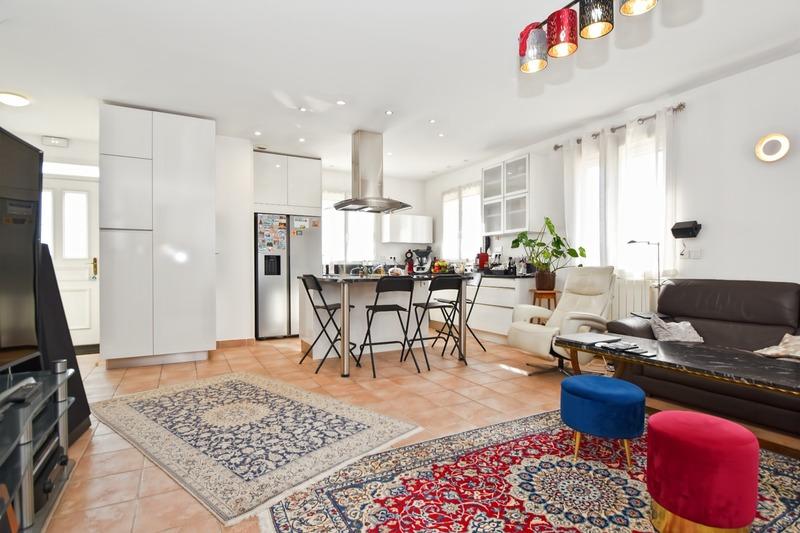 Villa - 227 m² - 10 pièces