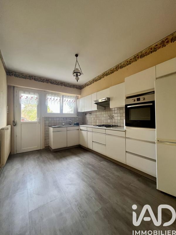 Maison - 180 m² - 8 pièces
