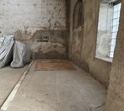 Parking / Garage - 12 m²