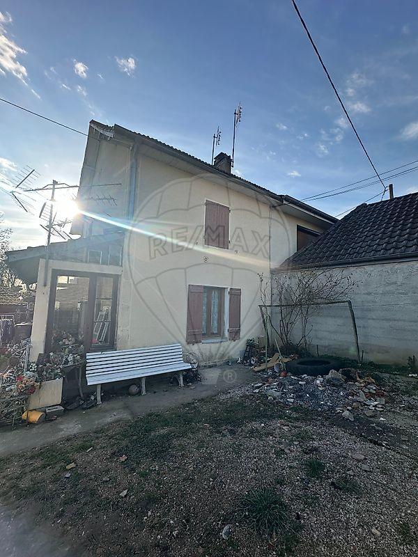 Maison - 80 m² - 4 pièces