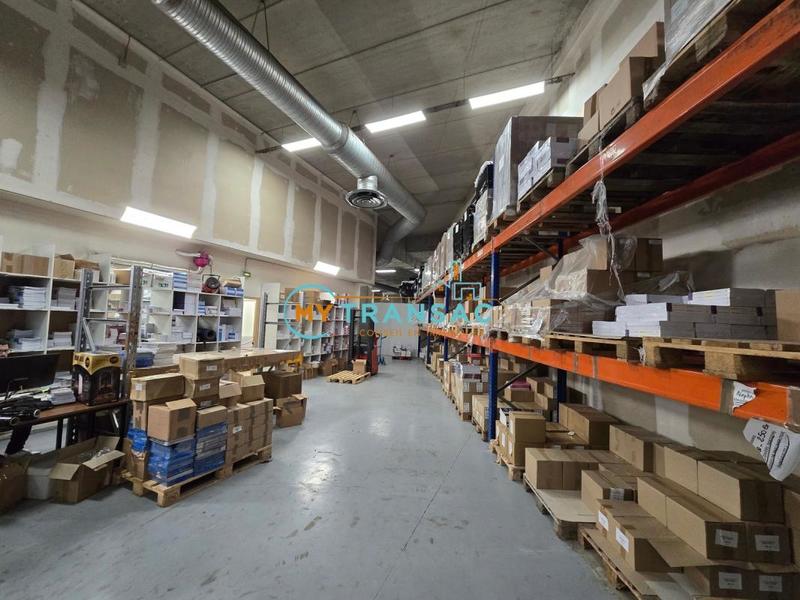 Local d'activité / Entrepôt - 282 m²