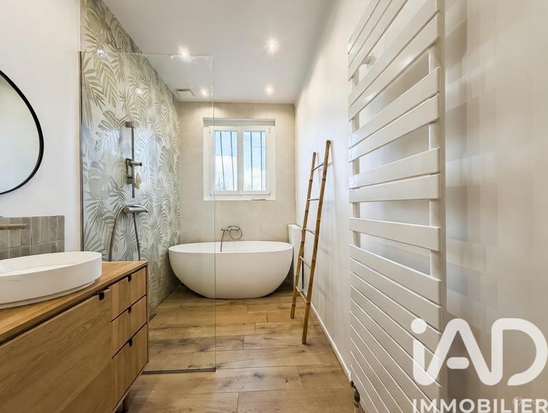 Maison - 192 m² - 5 pièces