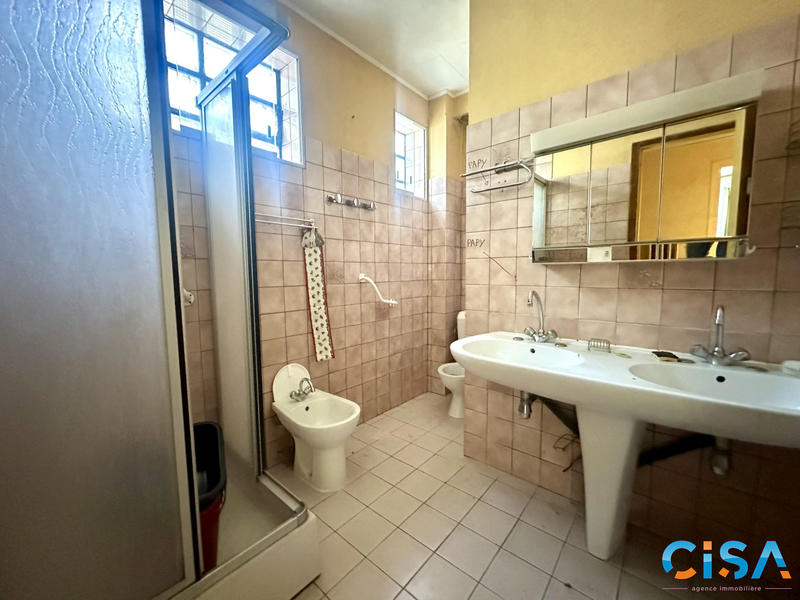 Maison traditionnelle - 95 m² - 6 pièces