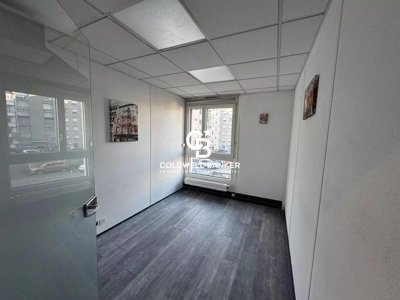 Bureau - 103 m² - 6 pièces