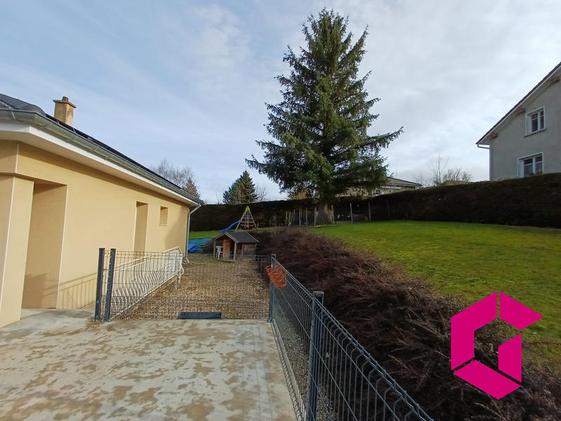 Maison traditionnelle - 90 m² - 5 pièces