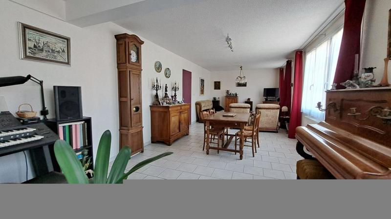 Maison - 137 m² - 6 pièces
