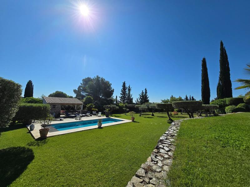 Villa - 192 m² - 6 pièces