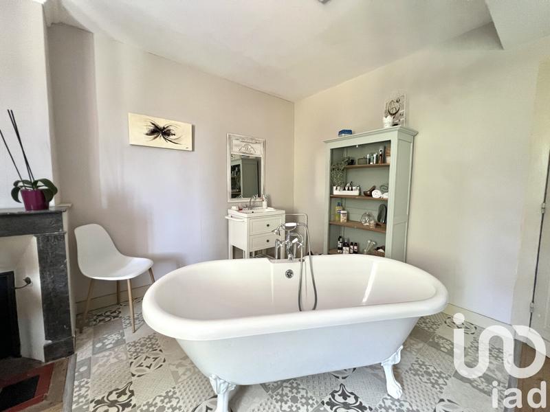 Maison - 259 m² - 8 pièces