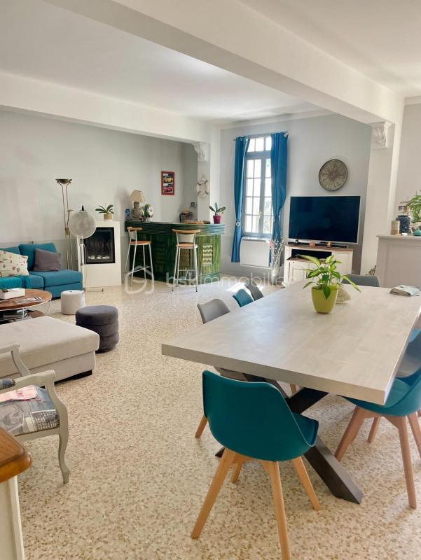 Demeure - 268 m² - 7 pièces