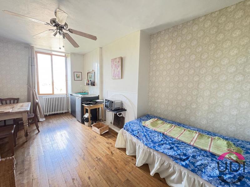 Maison - 235 m² - 8 pièces