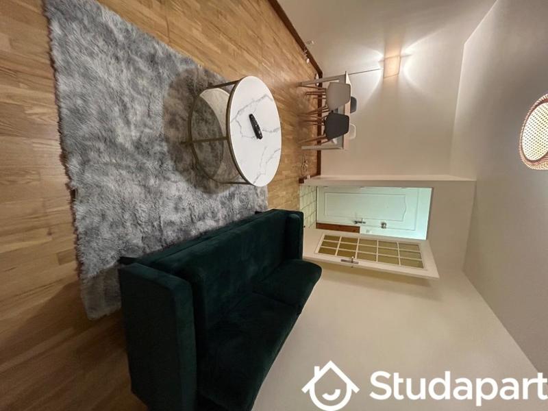 Chambre - 9 m² - 1 pièce