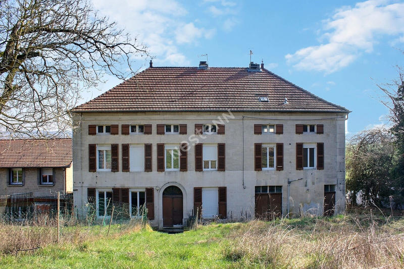 Maison - 204 m² - 9 pièces