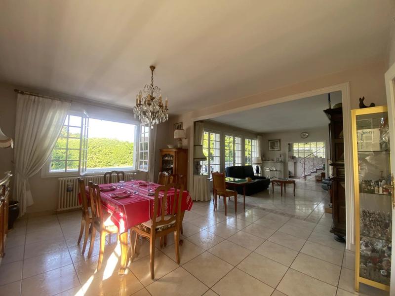 Maison - 237 m² - 5 pièces