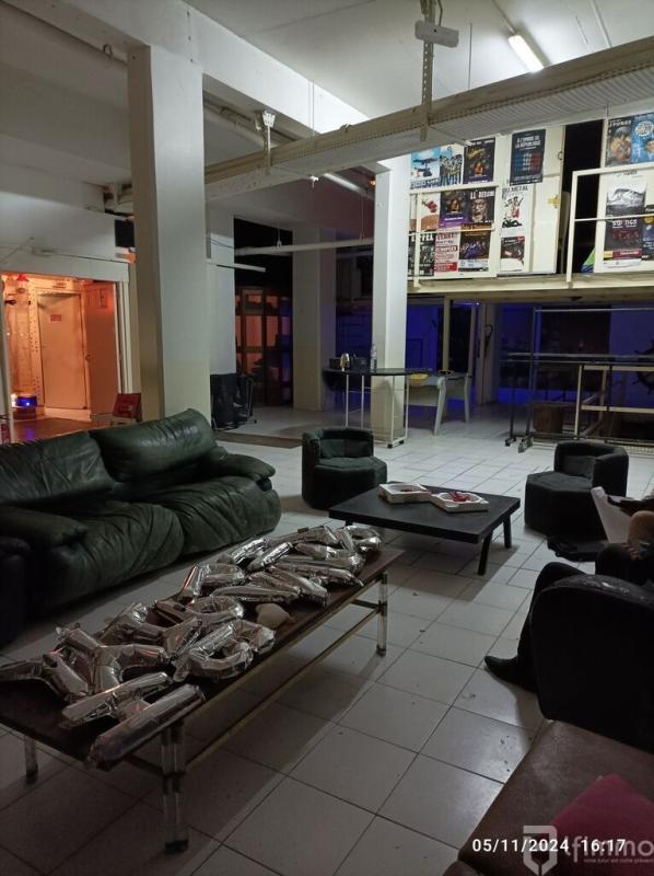 Bureau - 588 m² - 10 pièces