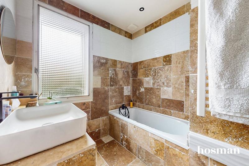 Maison - 200 m² - 7 pièces