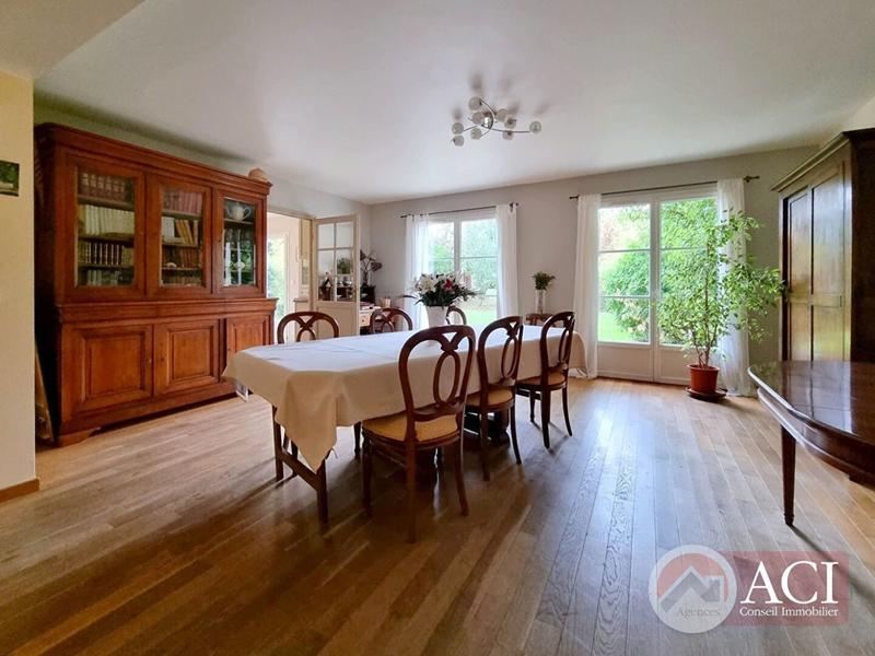 Maison - 264 m² - 11 pièces