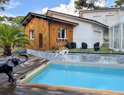 Villa - 270 m² - 10 pièces