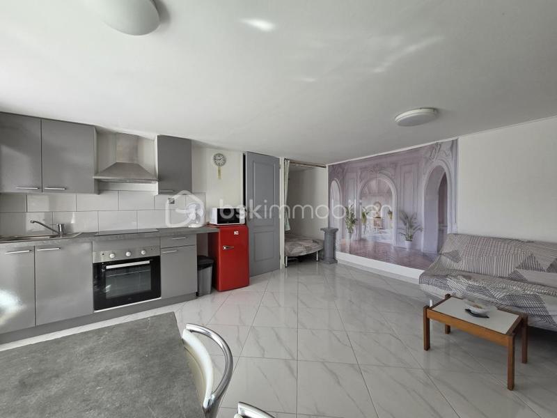 Propriété - 245 m² - 7 pièces