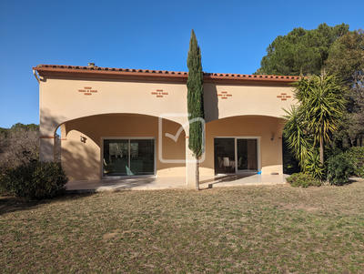 Propriété - 217 m² - 6 pièces