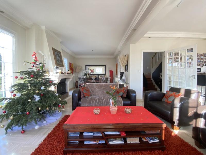 Pavillon - 170 m² - 7 pièces