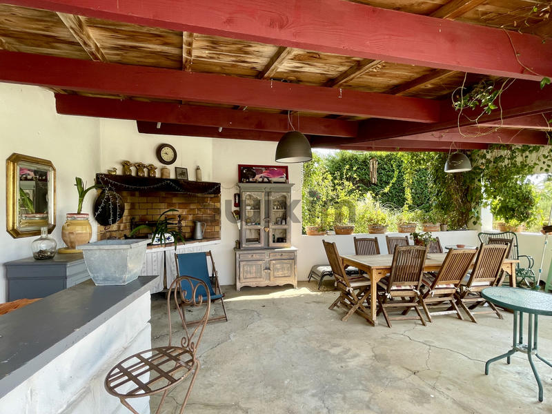 Propriété - 453 m² - 16 pièces