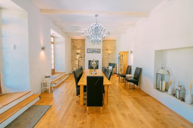 Propriété - 370 m² - 9 pièces