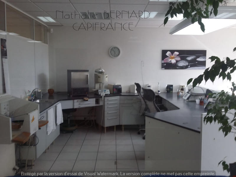 Fonds de commerce - Services - 155 m²